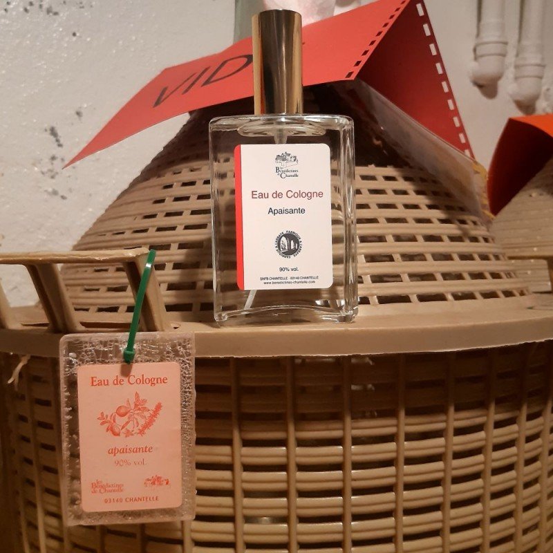 eau-de-cologne-apaisante-les-benedictines-de-chantelle